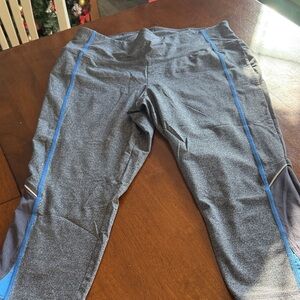 Women's Gray and Blue Cropped Leggings